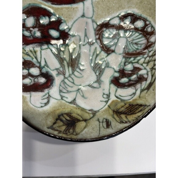 VGT Chelsea Pottery Mushrooms Footed Handmade Bowl England Wall Hanging Glazed - Picture 3 of 10